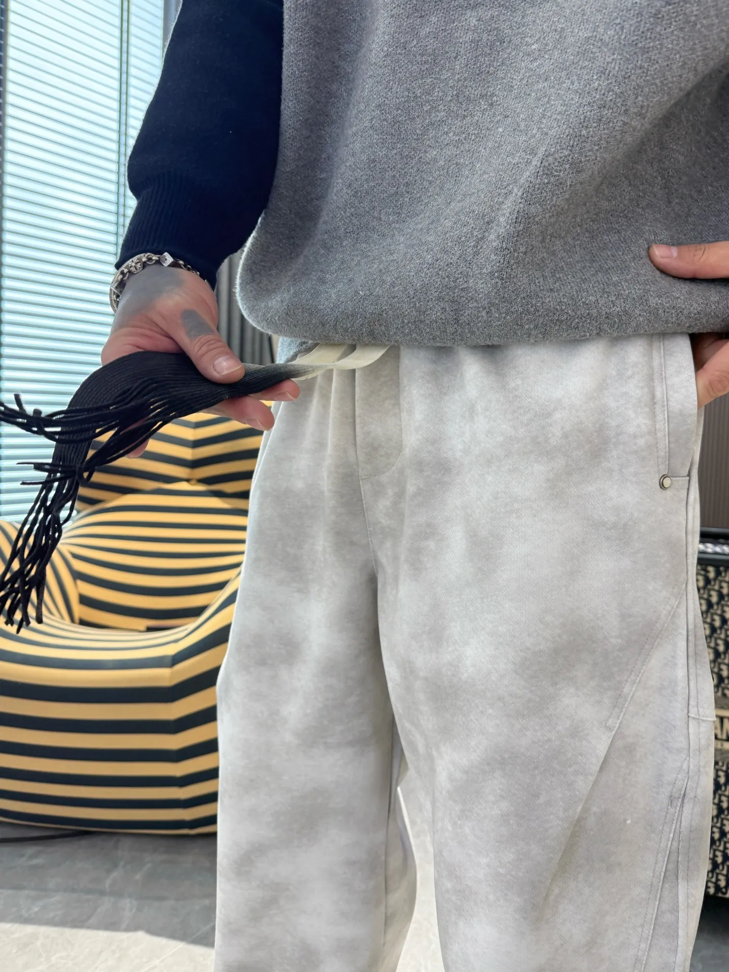 Balenciaga 🆕2026 Autumn and Winter New Arrival Casual Pants! The official website will be released simultaneously. Brand Classic LOGO casual pants, customized fabrics, excellent comfort and strong touch. Highly recognisable, perfect appearance and craftsmanship. Size:M-3XL